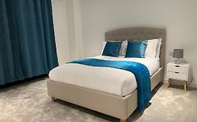 Premium 2 Bedroom Apartment Great Location